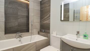 Cottage | Bathroom | Shower