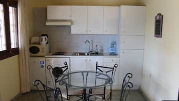 Apartment | Private kitchen | Fridge, microwave, oven, stovetop