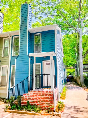 Renovated 2br/1.5ba Townhome near the Beltline