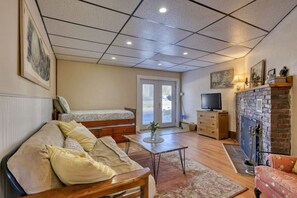 Télévision, cheminée