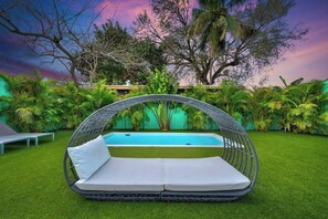 Pool - La Casa Flora | Private | Pool+Hot tub | Sleeps 18 (Miami)