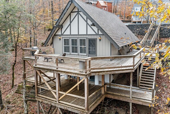 Exterior - Dog-friendly home with private hot tub, 2-tier deck, firepit & amazing views (Beech Mountain)