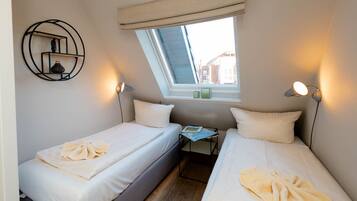 3 bedrooms, WiFi, bed sheets