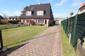 Exterior - Haus Baumann - A vacation apartment ideal for relaxing and unwinding. (Wenningstedt-Braderup (Sylt))