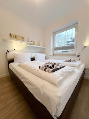 Unclassified image, 3 of 49, button