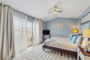 5 chambres, bureau, fer et planche à repasser, lit parapluie