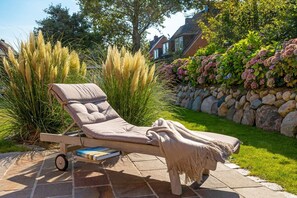 Unclassified image, 5 of 42, button