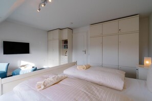 2 quartos, ferros/tábuas de passar roupa, Wi-Fi, roupa de cama