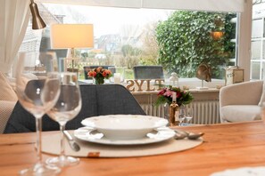 Unclassified image, 4 of 40, button