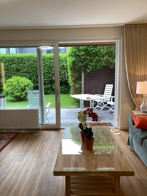 Unclassified image, 2 of 27, button