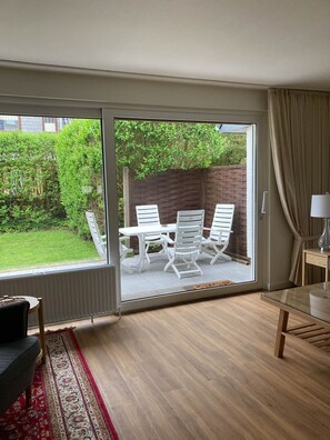 Unclassified image, 5 of 27, button