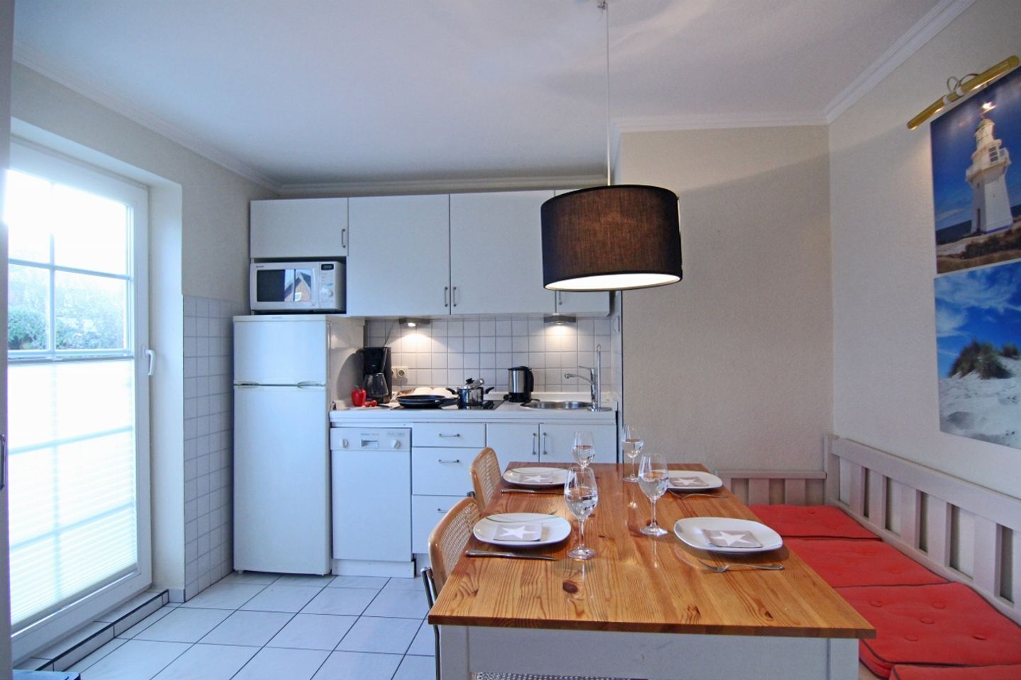 Fridge, stovetop, coffee/tea maker, electric kettle