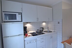 Unclassified image, 4 of 11, button