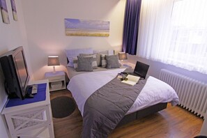 Unclassified image, 4 of 19, button