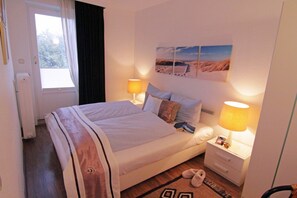 3 habitaciones, tabla de planchar con plancha, wifi y ropa de cama 