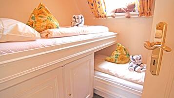 3 bedrooms, WiFi, bed sheets