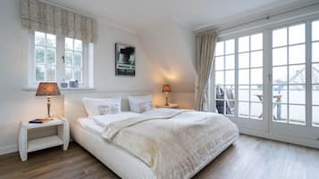 4 Schlafzimmer, Zimmersafe, Schreibtisch, BĂŒgeleisen/BĂŒgelbrett