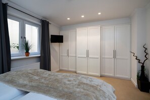 4 bedrooms, in-room safe, desk, iron/ironing board - Haus Hermes Hüs - Sylt is a valuable living space and a soothing vacation spot, a (Wenningstedt-Braderup (Sylt))