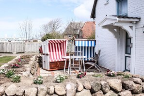 Terrace/patio - Captain Ahab in the House of Captain Andresen - Moin Moin and welcome to the old (Sylt)