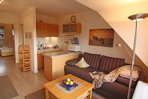 Fernseher, DVD-Player, Stereoanlage