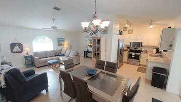 Smart TV, reproductor de DVD y libros