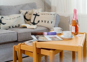 Unclassified image, 5 of 15, button