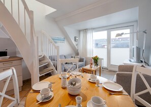 Unclassified image, 2 of 15, button