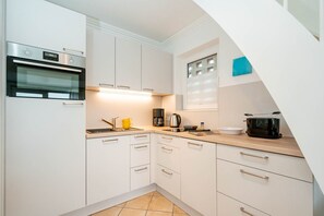 Unclassified image, 3 of 15, button