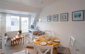 Unclassified image, 5 of 15, button