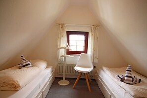 2 chambres, fer et planche à repasser, Wi-Fi, draps fournis