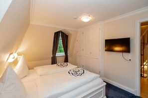 Unclassified image, 2 of 20, button