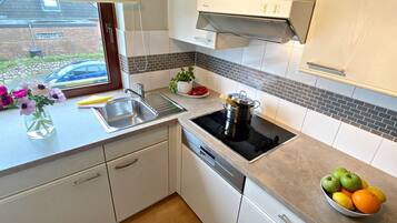 Refrigerador, microondas, parrilla de estufa y lavavajillas