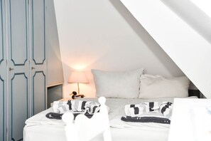 2 chambres, fer et planche à repasser, Wi-Fi, draps fournis