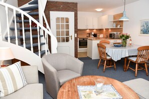 Unclassified image, 4 of 26, button - Carina 1Stock - Sylt is a valuable living space and a soothing vacation destination, a (Wenningstedt-Braderup (Sylt))