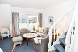 Unclassified image, 2 of 26, button - Carina 1Stock - Sylt is a valuable living space and a soothing vacation destination, a (Wenningstedt-Braderup (Sylt))