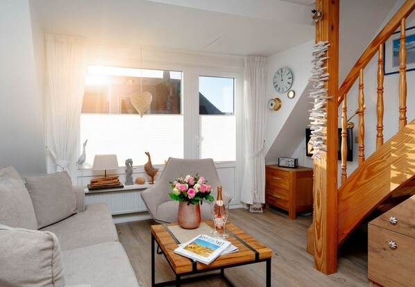 Fernseher, DVD-Player, Stereoanlage