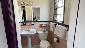 Singola Basic | Bagno | Asciugamani