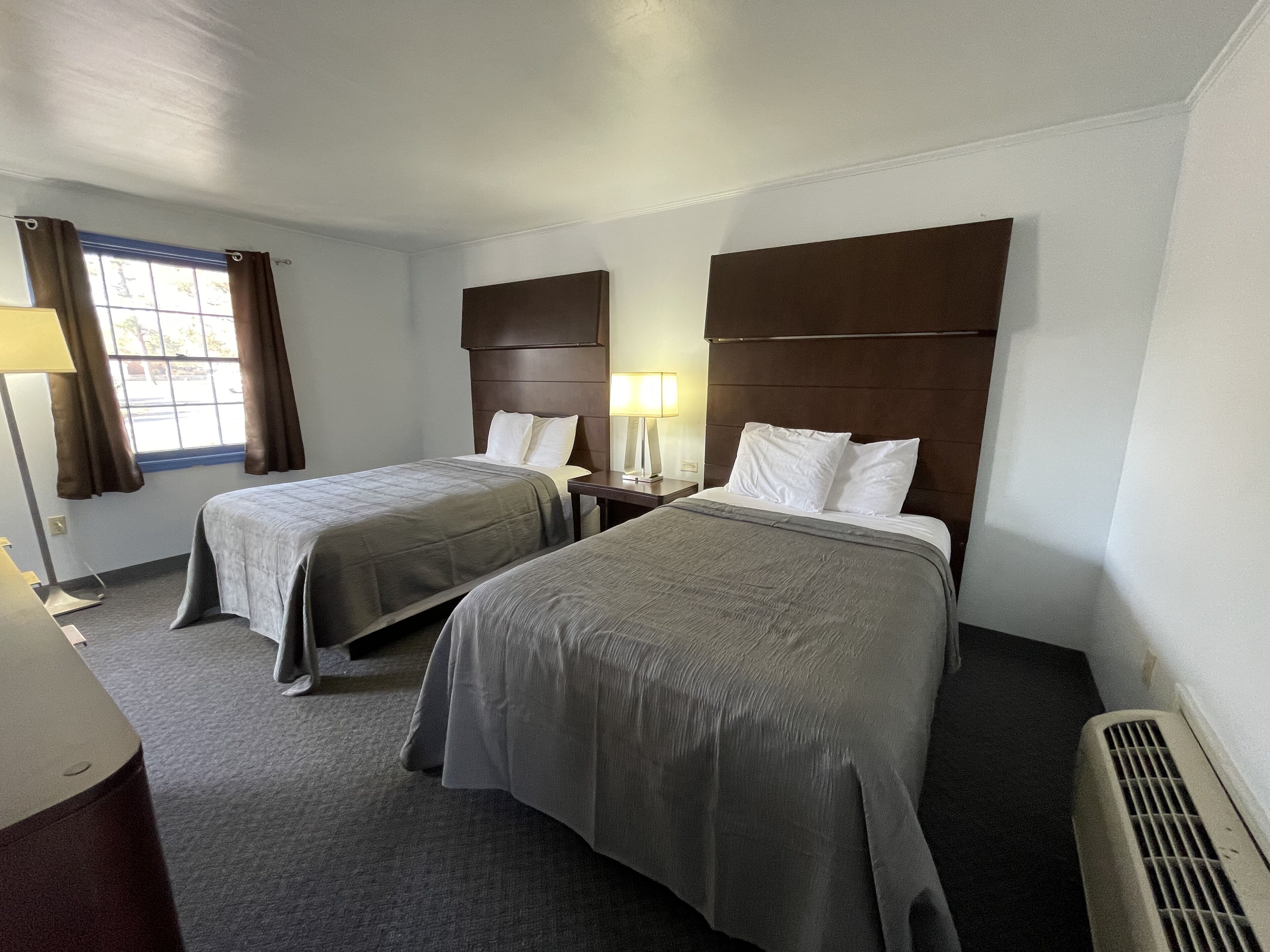 Basic Double Room | Desk, laptop workspace, blackout drapes, free WiFi