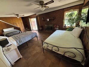 5 bedrooms, desk, iron/ironing board, free WiFi