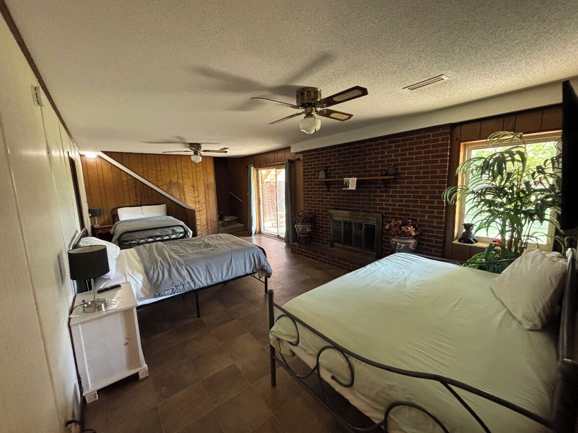 5 habitaciones, escritorio, tabla de planchar con plancha y wifi gratis 