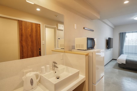 Standard Double Room, Non Smoking | Premium bedding, desk, blackout drapes, free WiFi