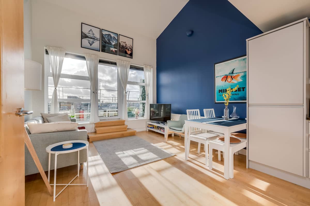 Apartment, Private Bathroom | Lounge