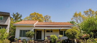 Jeju Supgol Dokchae Pension