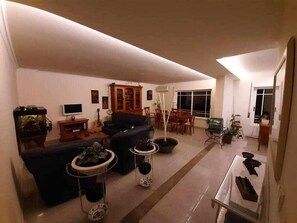 TV, offices - Family Comfort House (Cavaquinhas)