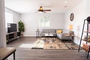 Smart-TV, Netflix, Bücher, Streaming-Dienste