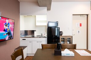 Leilighet – superior | Eget kjøkken | Kjøleskap, mikrobølgeovn, kokeplater og vannkoker