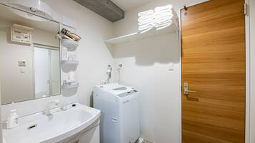 Superior Apartment | Bathroom | Separate tub and shower, hair dryer, slippers, bidet