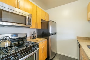 Fridge, microwave, oven, stovetop