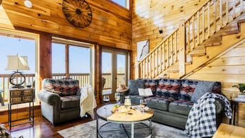 Smart TV, caminetto, videogiochi, lettore DVD