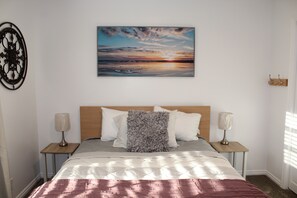 5 bedrooms, iron/ironing board, free WiFi, bed sheets